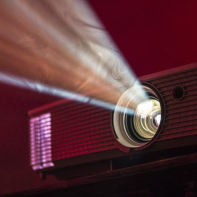 Best HD projector under 500