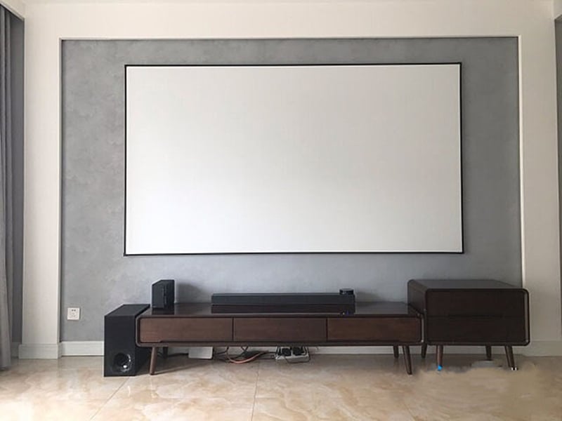 White Projector Screen vs Black: Which is Better?