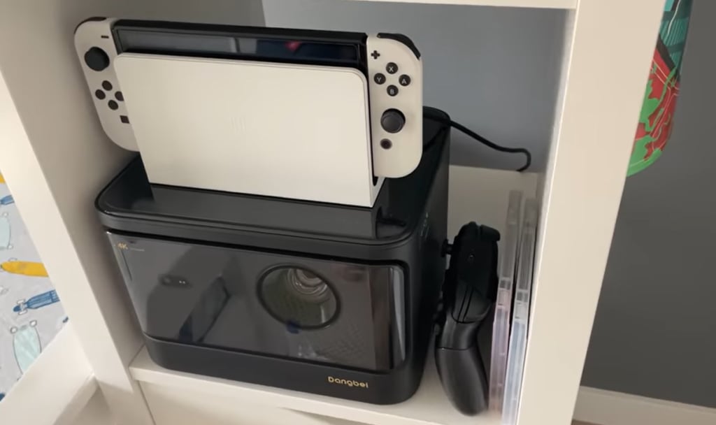 Dangbei Mars Pro connected to switch