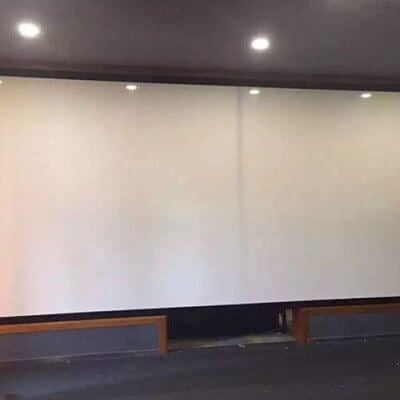 Should I Roll up the Projector Screen When not Using It?