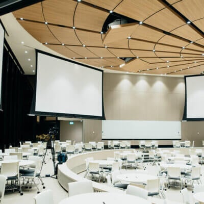 How to Choose a Projector for Conference Room?