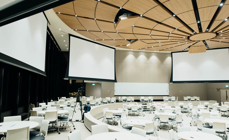 How to Choose a Projector for Conference Room