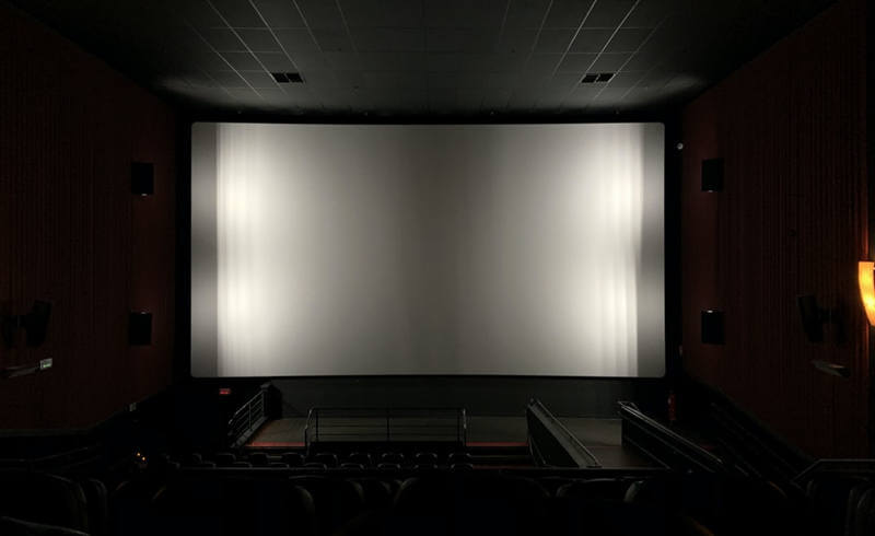 How to Clean a Projector Screen?